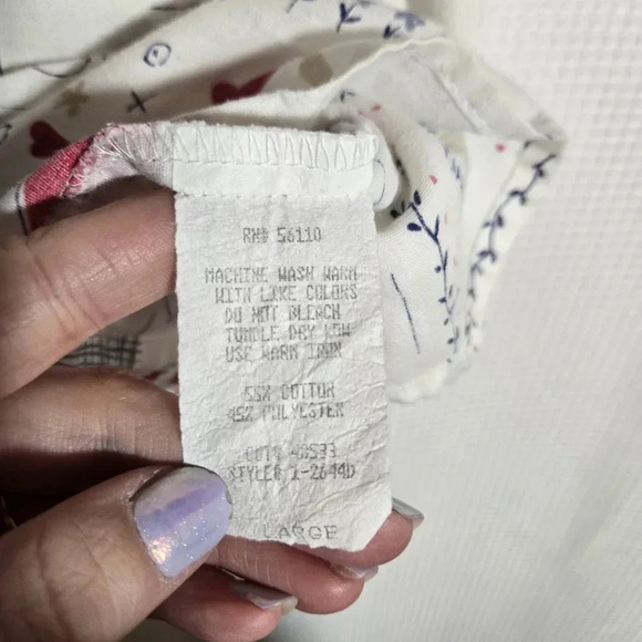 💥BOGO💥 Vintage White and Red Button Down Shirt - Picture 3 of 9